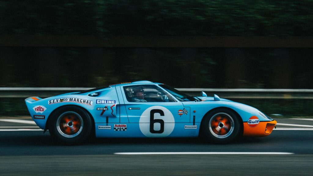 Ford GT40 kontra Ferrari 330 P4: kulisy wojny o Le Mans 1966–1967